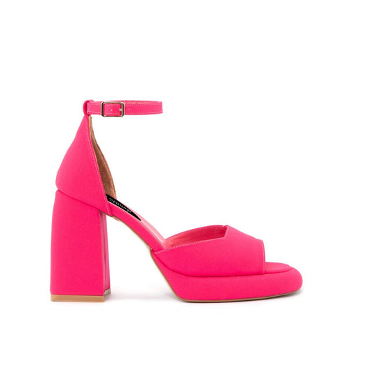 Modische Sandalen