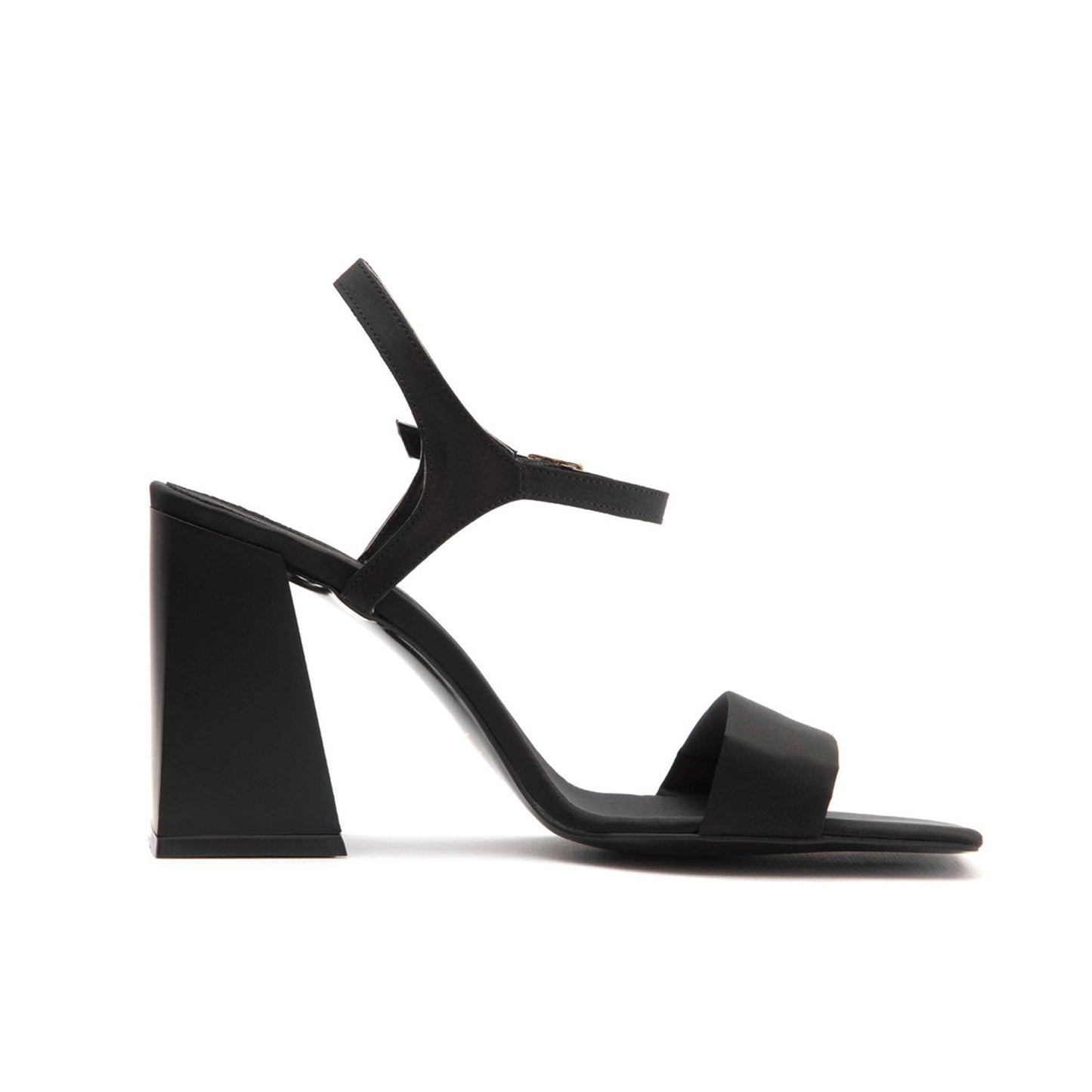 Modische Sandalen 