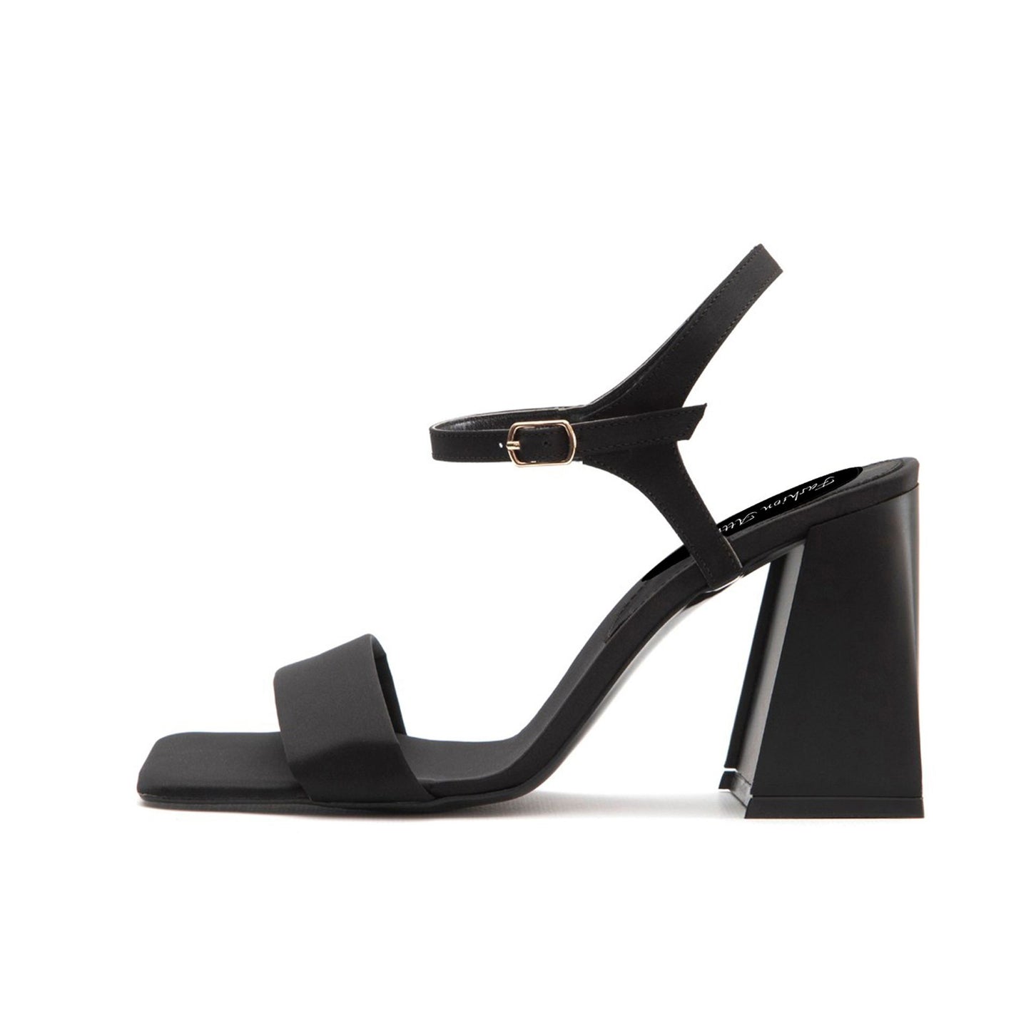 Modische Sandalen 