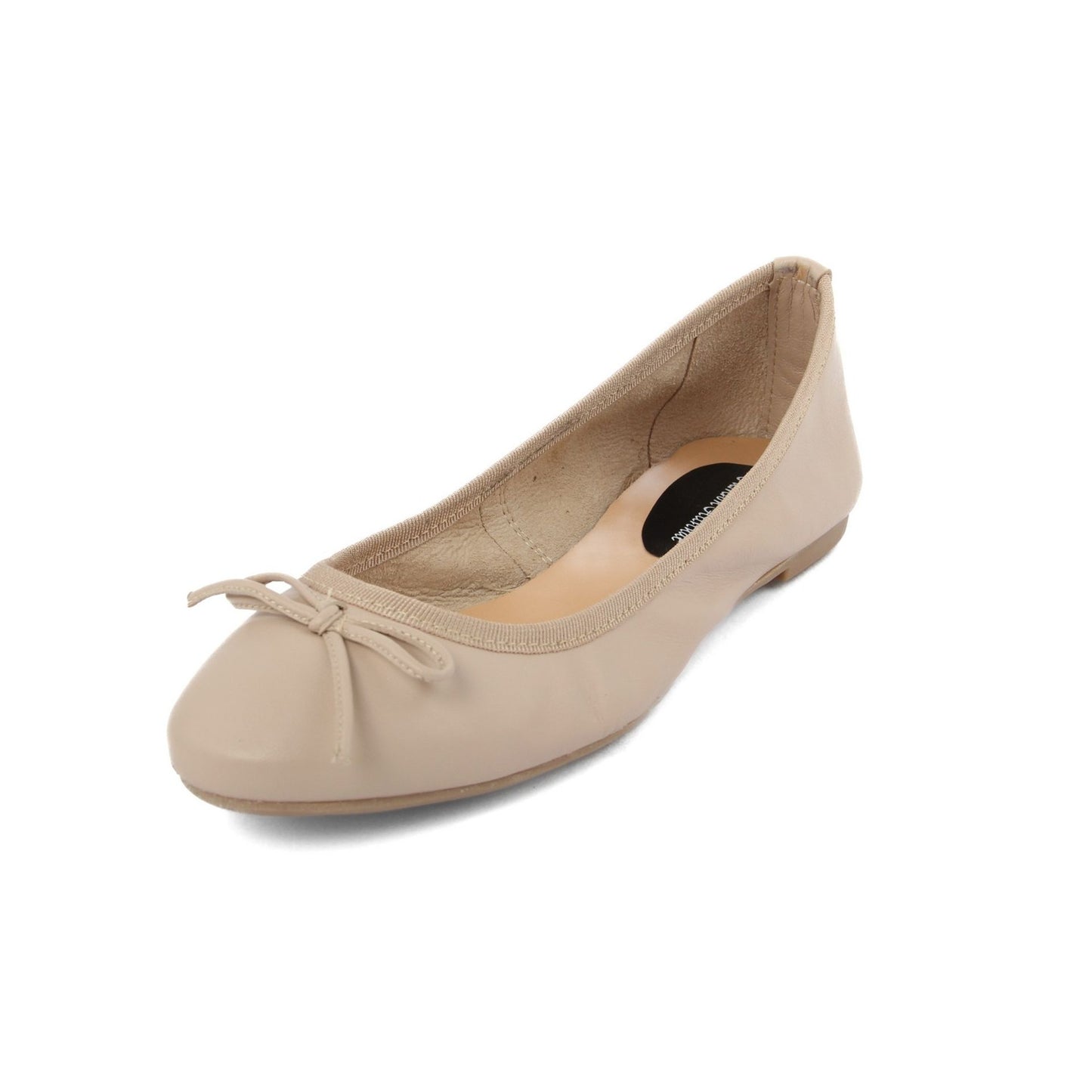 Ballerinas mit modischem Auftreten 